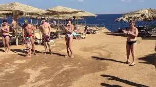 Анимация на пляже Reef Beach. Egypt. Эрика зажигает)