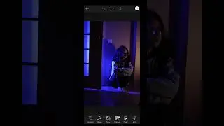 Идея для фото с цветным светом