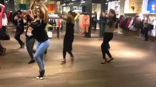 Школа танцев MDC NRG в рамках Fashion's night out 2014 в ЦУМе