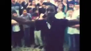 негр танцует лезгинку на свадьбе в Дагестане ))) 2015