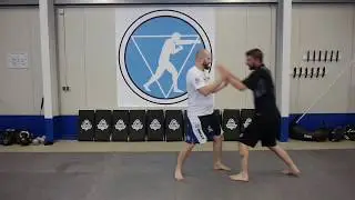 Krav Maga Tutorial: Verteidigung gegen Würgen von vorne