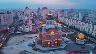 Церковь на набережной