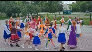 Каравай, каравай - наш Асбест поздравляй!