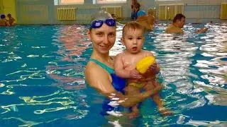 Плавание грудничков в бассейне