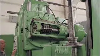 Stanko type 5K328A gear hobbing machine