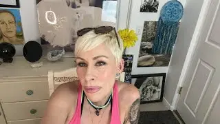 Sloan Bella is going live!