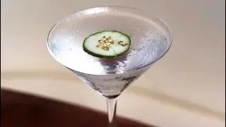 How to make saketini #mixology #artist #cocktail #bar #dubai #bartenderskills #cocktailbar