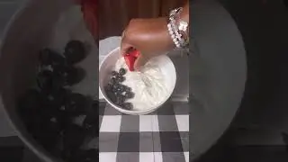 Quick Healthy Breakfast 🍓🥣🫐