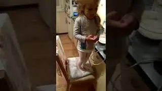 Печем блины с Алисой