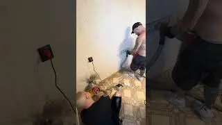 Электрикам на заметку, на подготовке  тоже можно хорошо заработать! Делаем штробу и Подрозетники!