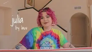singing julia by lauv in my moms empty house