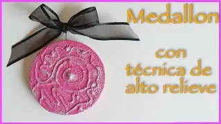 Medallon en técnica de alto relieve