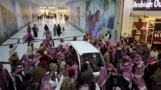 زيارة أمير الرياض لفرع العربية للعود في حوطة بني تميم