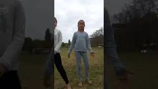 Йога челлендж на траве     часть2