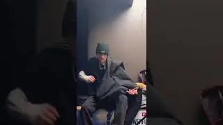 Егор Шип поёт о том, что ОН НЕ ГЕЙ