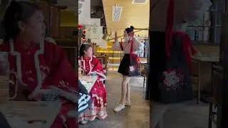Nhân Viên Bá Đạo Nhất Trung Hoa|尴尬，把美女的衣服弄湿了😂#Shorts #funny