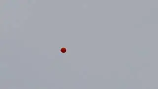 Red balloon 4k