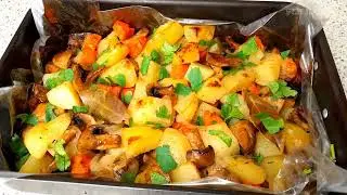 Картопля з грибами у духовці. Бюджетний рецепт смачної вечері.