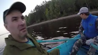 Поход за брусникой. Река Кама и Чусовая. Кама цветёт , кругом зелень,  воды очень мало. Лесное озеро