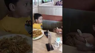 Zehan makan di Solaria Rest area Salatiga | #shortsvideo
