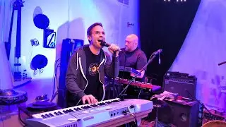 Lorenzo's Music - Rainy day friction (Live Music Video)
