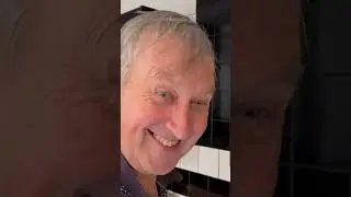 Англичанин пытается сказать по-русски «Христос воскресе!»