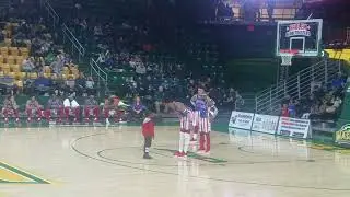 Maximus and the Harlem Globetrotters