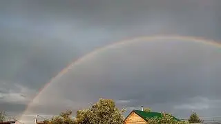 Целая двойная радуга! Красота! Редко такое увидишь)