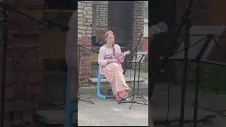 В горнице моей светло
