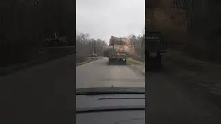Почему он так ездит ?
