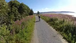 På sykkel langs stien mellom Trones og Verdalsøra. Dobbelklikk for full skjerm.