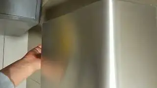 Automatic hand dryer