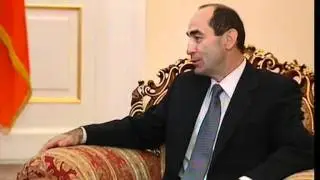 Նախագահ Ռոբերտ Քոչարյանն  ընդունել է  Էդուարդո Էռնեկյանի գլխավորած պատվիրակությանը