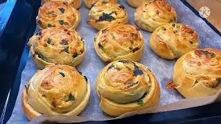 БУЛОЧКИ СО ШПИНАТОМ И СЫРОМ + ЧЕСНОК ДЛЯ ПИКАНТНОСТИ