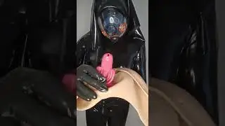 femalemask Get gagged by a latex drone!