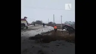 В Добринском районе опрокинулась автоцистерна молоковоза