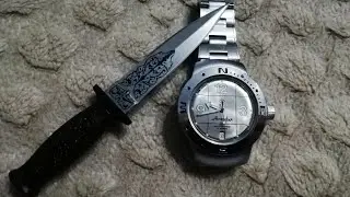 Антон Уваров и группа ВК Остроknives