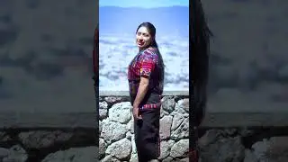 Desde la ciudad de Quetzaltenango la señorita baila al ritmo de "Amores Prohibidos" de Eugenio Pedro