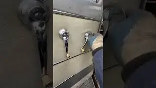 Снятие ручек салона ГАЗ 21