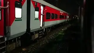 12061 Rani Kamlapati Jabalpur Jan Shatabdi Express slowly departing Itarsi