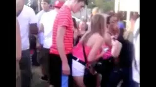 WTF! Sexy Teen dancing! What she's doing?