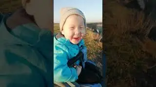 Сәби күлкісі.