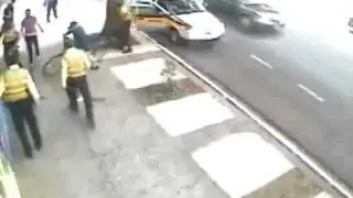 CCTV - Stray Pit Bulls attack woman walking her dogs, Brazil