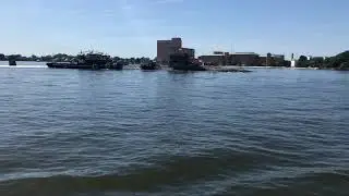 Los Angeles SSN in the Elizabeth River