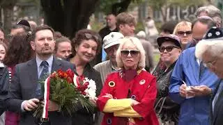 Ebreju tautas genocīda upuru piemiņas dienai veltītā ziedu nolikšanas ceremonija