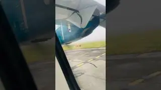 ATR 72 na fila para decolar