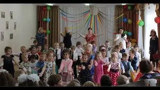 День дошкольного работника.  Танец 'Раз-ладошка'