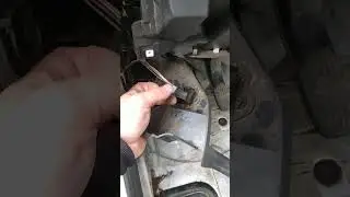 Как вытащить разъем OBD mercedes sprinter w907  #mercedes #sprinter #907