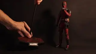 Фигурка Дэдпула от Hot Toys. Блиц-обзор.