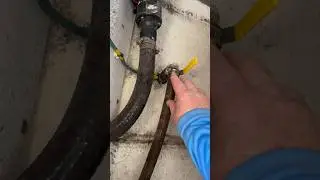 60 sec boat survey (Ep 280): Watch your hose and don't mix your fittings!